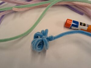 twist pipe cleaner to secure